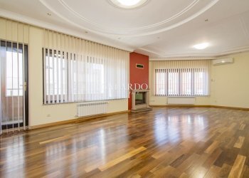 Casa indipendente Sofia (zona Яворов) - foto 1