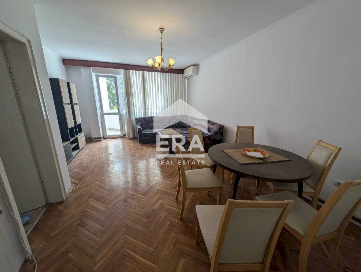 Three-room apartment Shumen (neighborhood Център) - photo 1