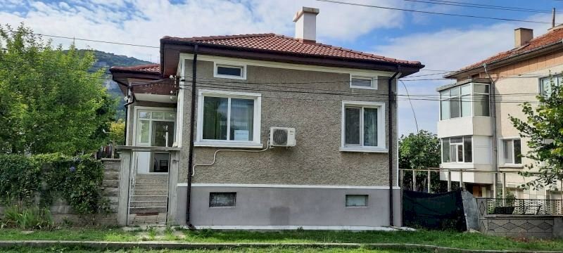 Casa indipendente Shumen (zona Дивдядово) - foto 1