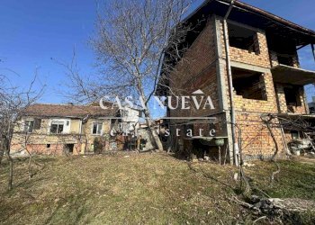 Independent house Pernik (neighborhood Църква) - photo 1