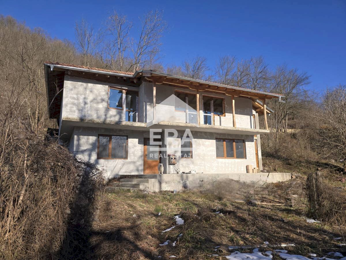 Villa Elena - foto 1