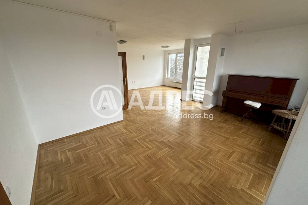 Three-room apartment Sofia - photo 1