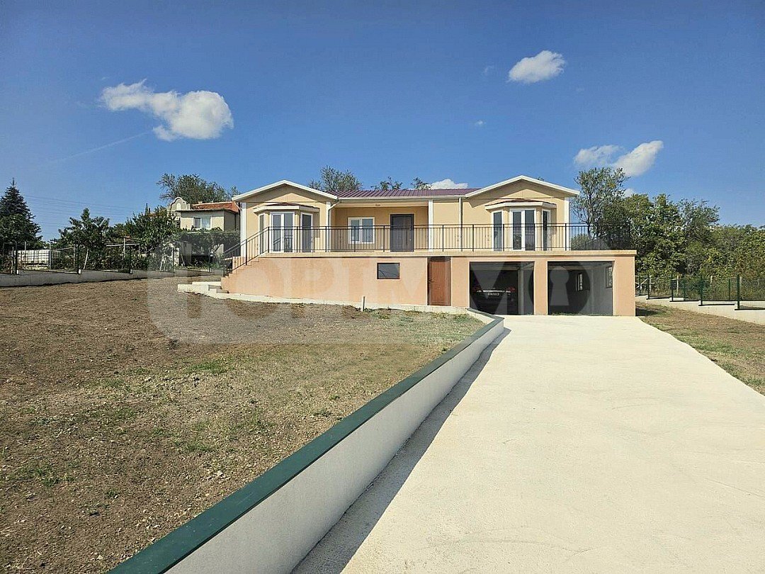 Villa Varna - foto 1