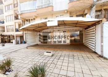 Locale Commerciale Varna (zona Левски) - foto 1
