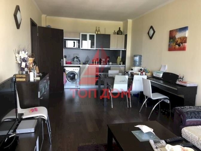 Three-room apartment Varna - photo 1