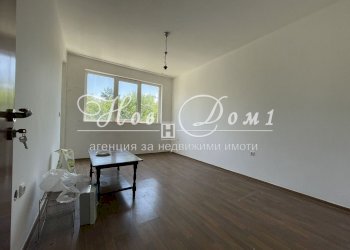 Three-room apartment Kavarna - photo 1