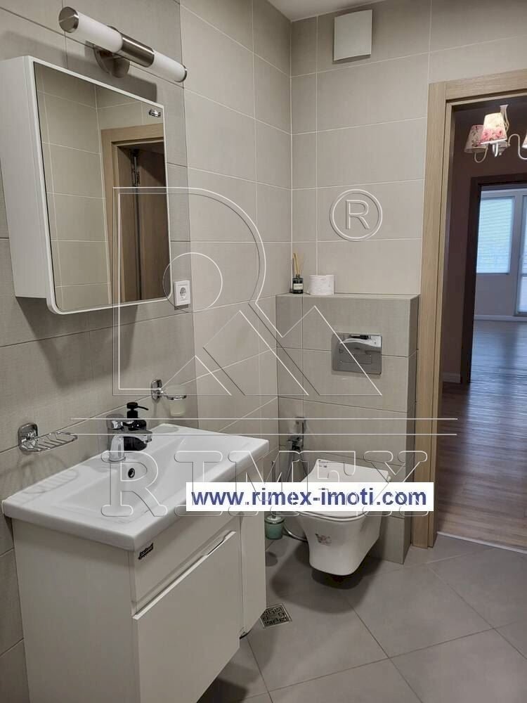 Three-room apartment Plovdiv (neighborhood Тракия) - photo 1