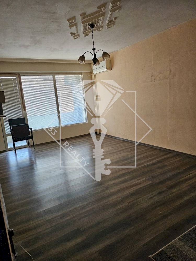 Trilocale Plovdiv (zona Кючук Париж) - foto 1