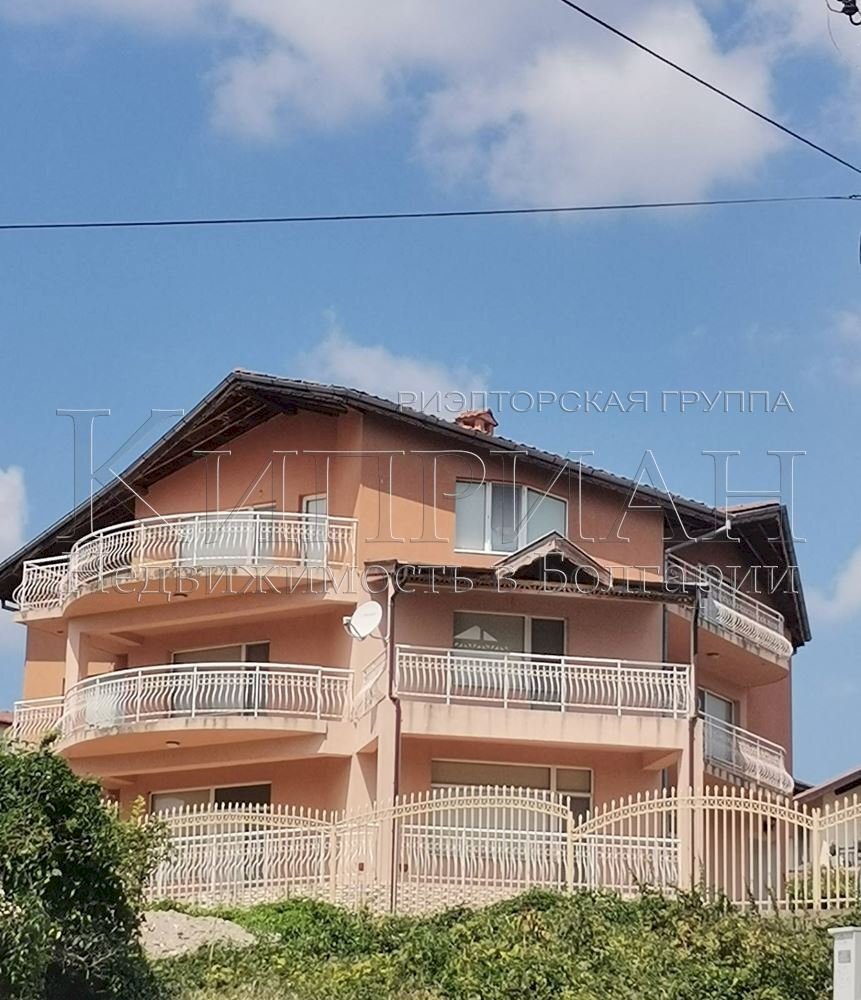Independent house Balchik - photo 1
