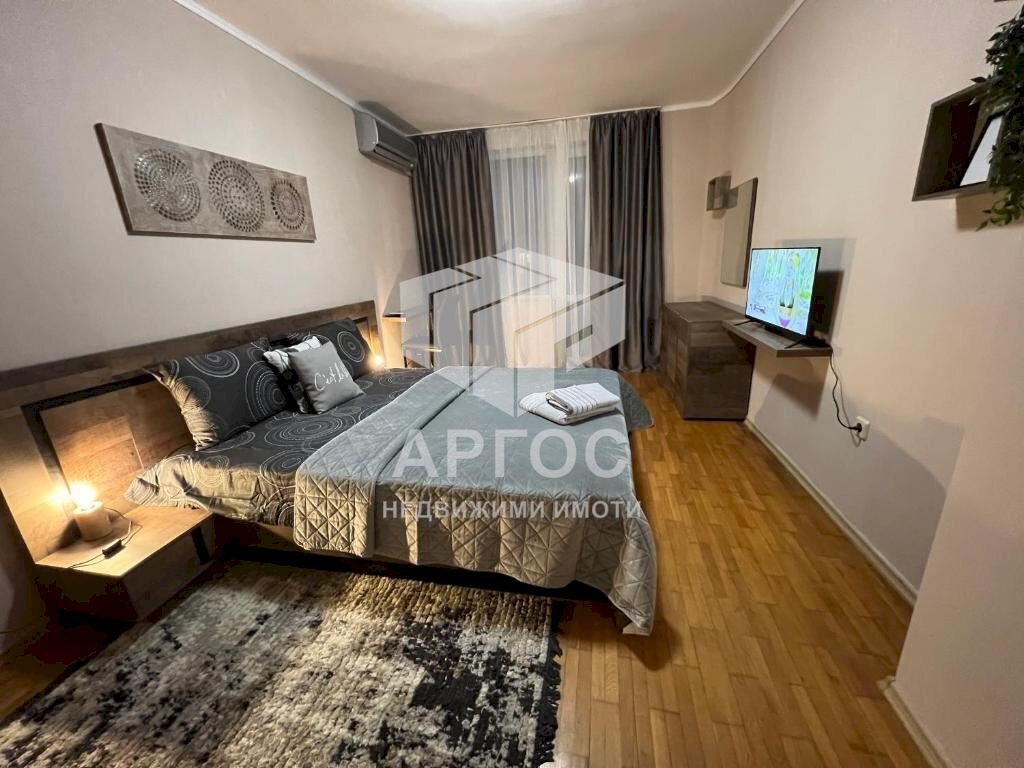 Three-room apartment Varna (neighborhood Център) - photo 1