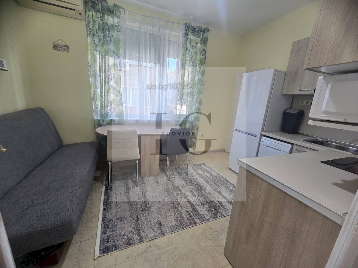 Three-room apartment Burgas (neighborhood Център) - photo 1