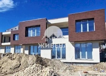 Самостоятелна къща Варна (квартал м-т Акчелар) - фото 1