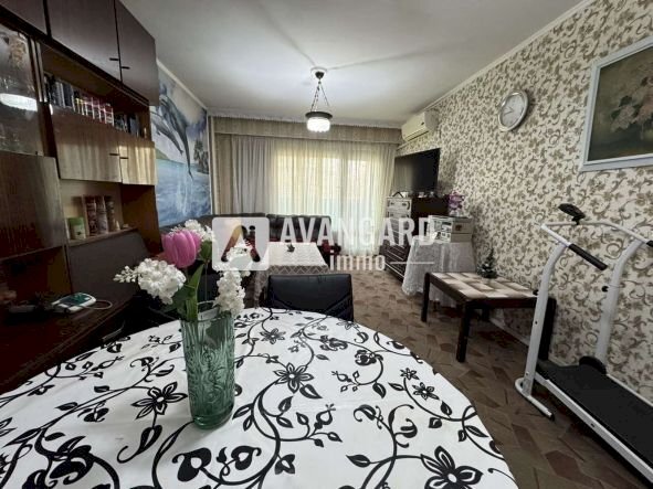 Apartment Varna (neighborhood Цветен квартал) - photo 1