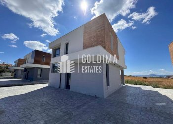 Independent house Pomorie - photo 1