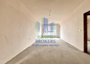 Three-room apartment Левски, Varna - photo 1