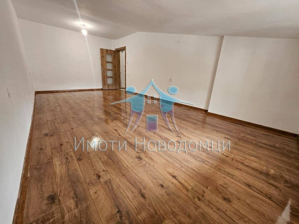 Apartment Shumen (neighborhood Математическа гимназия) - photo 1