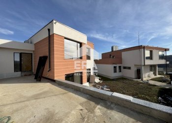 Villa Ruse - foto 1