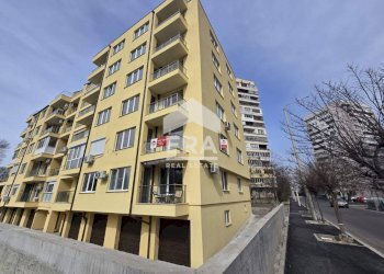 Trilocale Ruse (zona Цветница) - foto 1