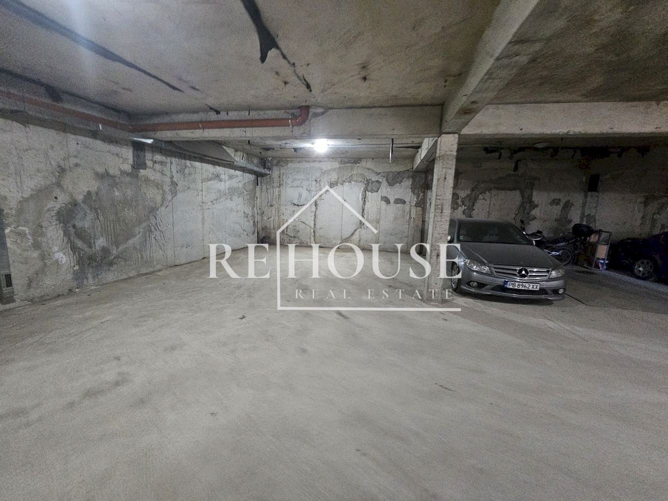 Parking space Varna (neighborhood Колхозен пазар) - photo 1
