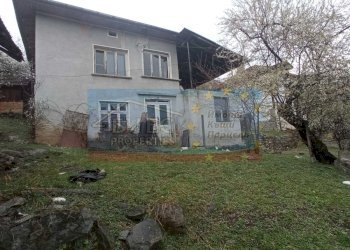 Independent house с. Голям Извор, Teteven - photo 1
