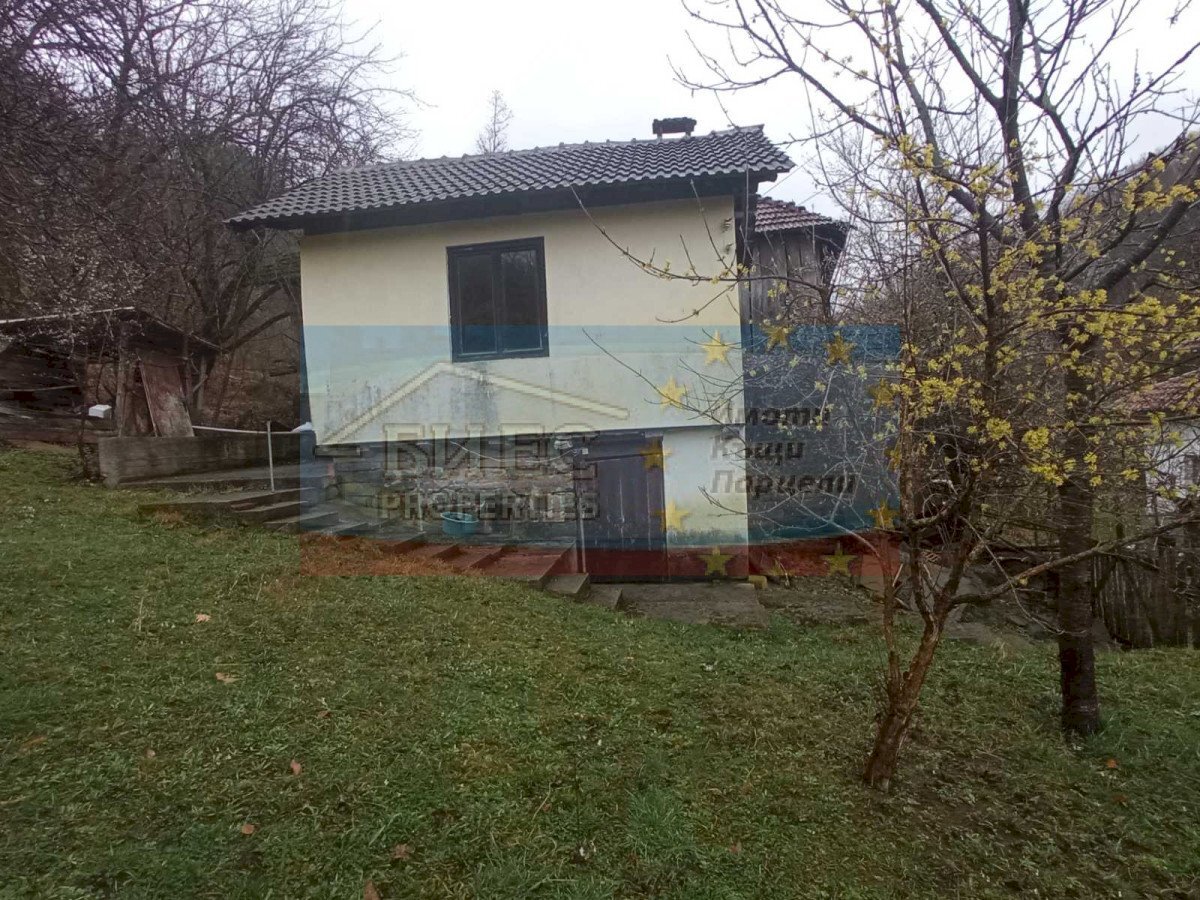 Independent house с. Голям Извор, Teteven - photo 1