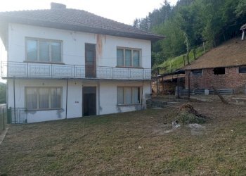 Самостоятелна къща с. Брусен, Етрополе - фото 1