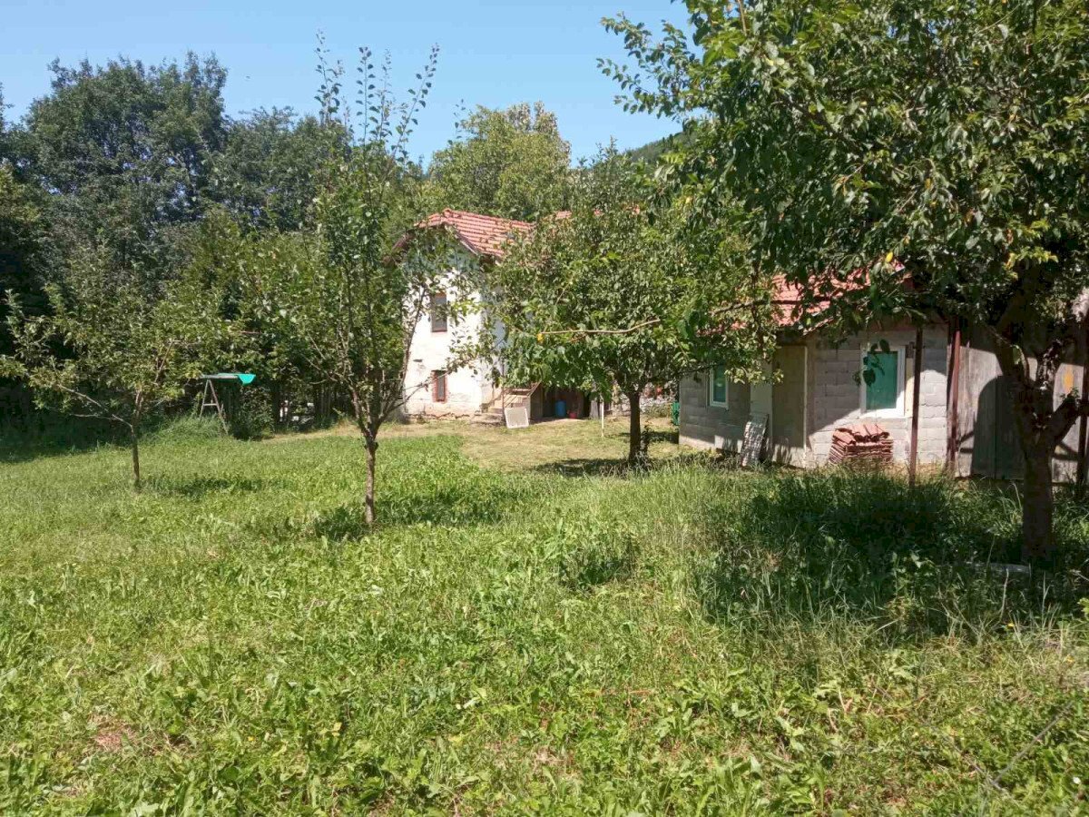 Casa indipendente с. Брусен, Etropole - foto 1