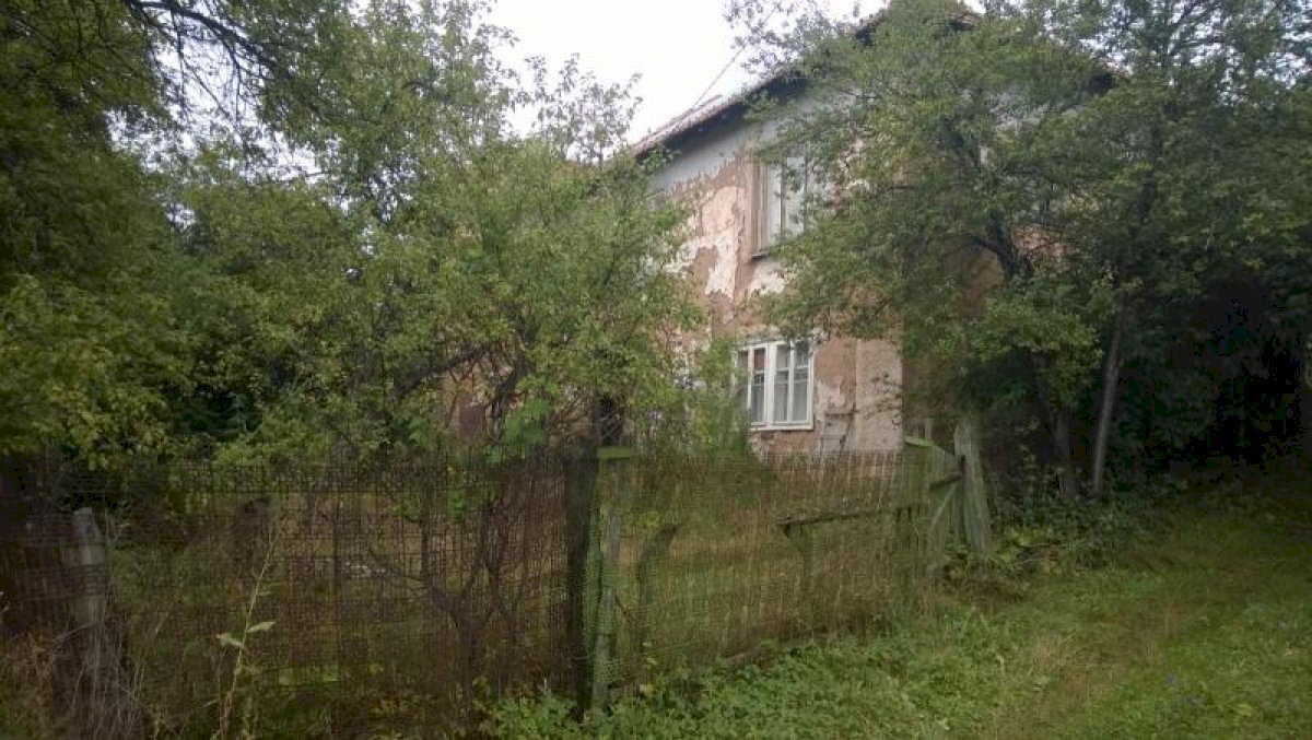 Casa indipendente с. Ездимирци, Tran - foto 1