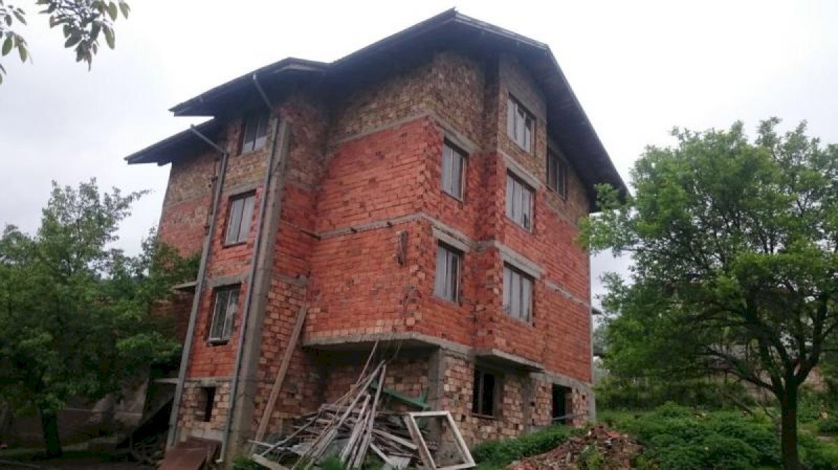 Independent house Pernik (neighborhood Калкас) - photo 1
