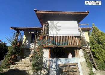 Independent house с. Лозарево, Sungurlare - photo 1