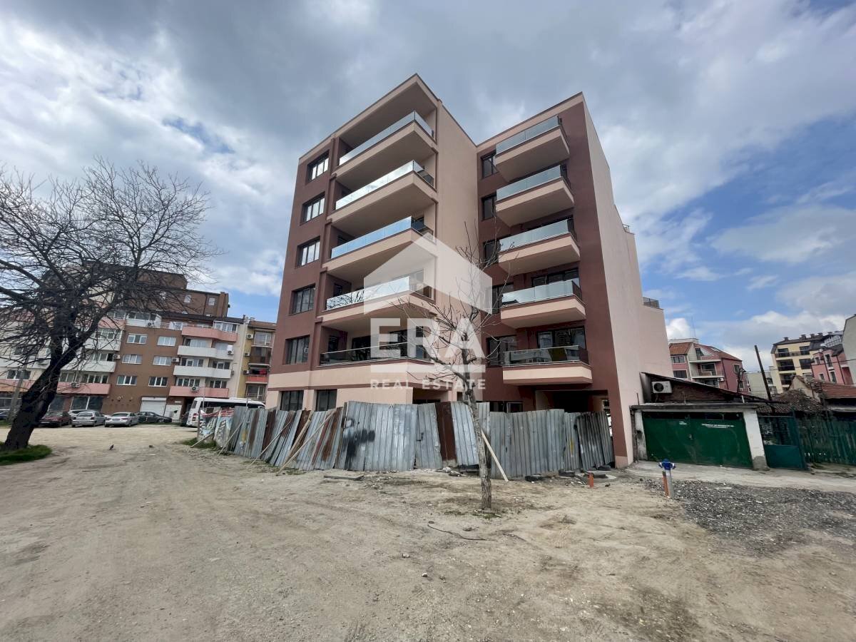 Trilocale Ruse (zona Широк център) - foto 1