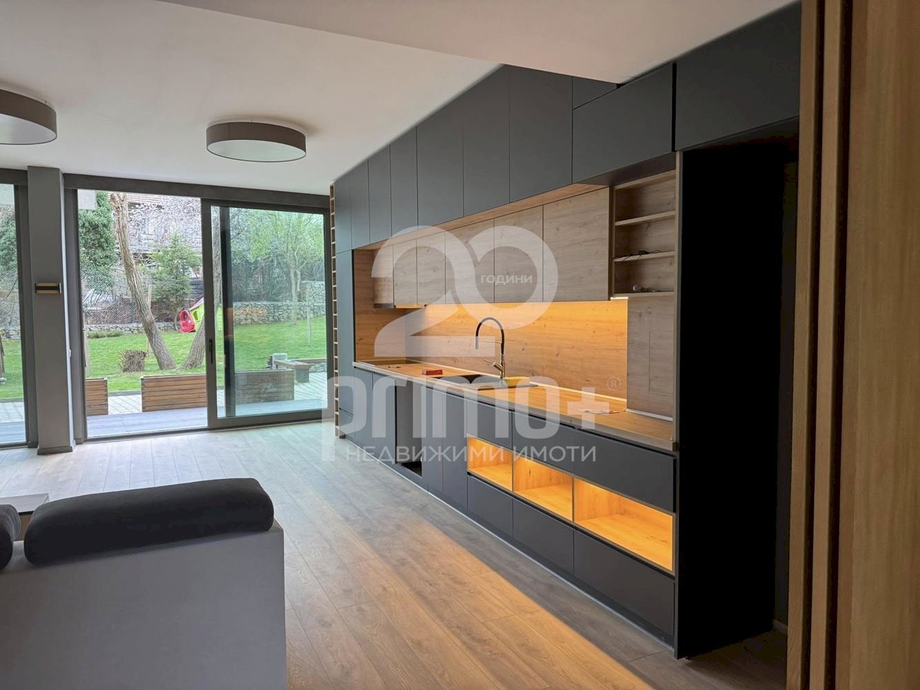 Three-room apartment Sofia (neighborhood Карпузица) - photo 1