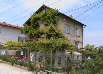 Independent house Balchik - photo 1