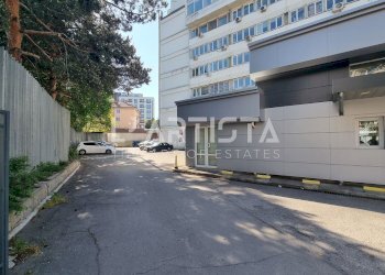 Офис София (квартал Дървеница) - фото 1