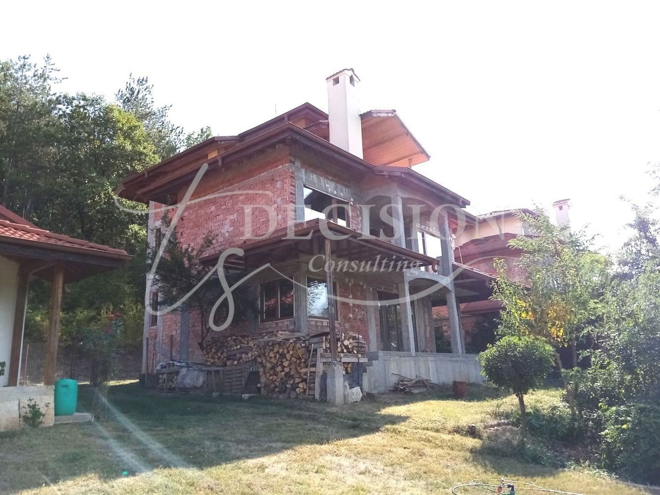 Самостоятелна къща Ловеч - фото 1