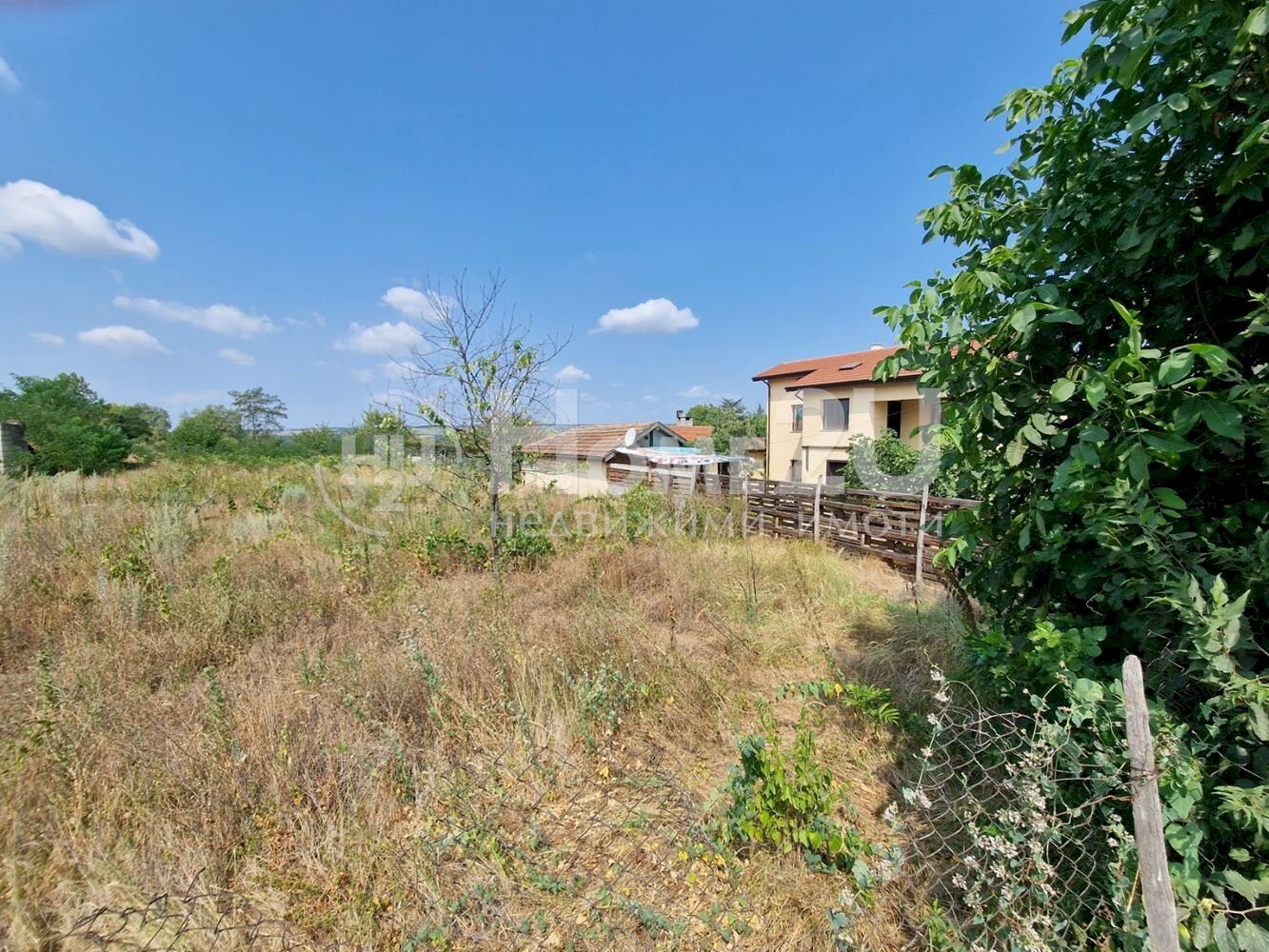 Building land Avren - photo 1