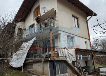 Самостоятелна къща с. Милкьовци, Трън - фото 1