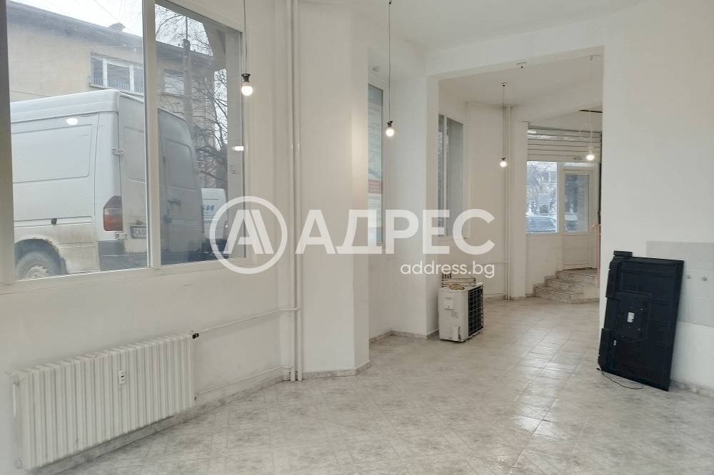 Търговски обекти София - фото 1
