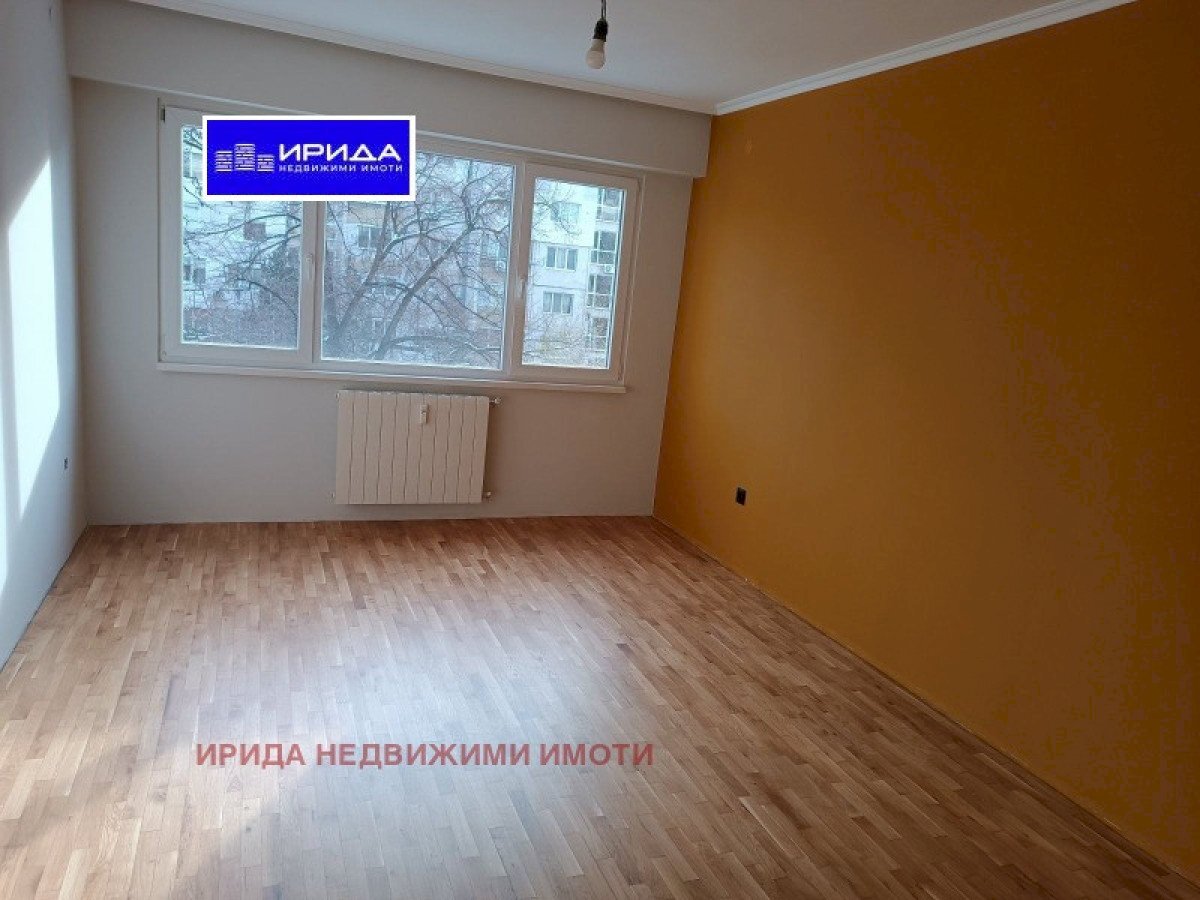 Тристаен София (квартал Гоце Делчев) - фото 1