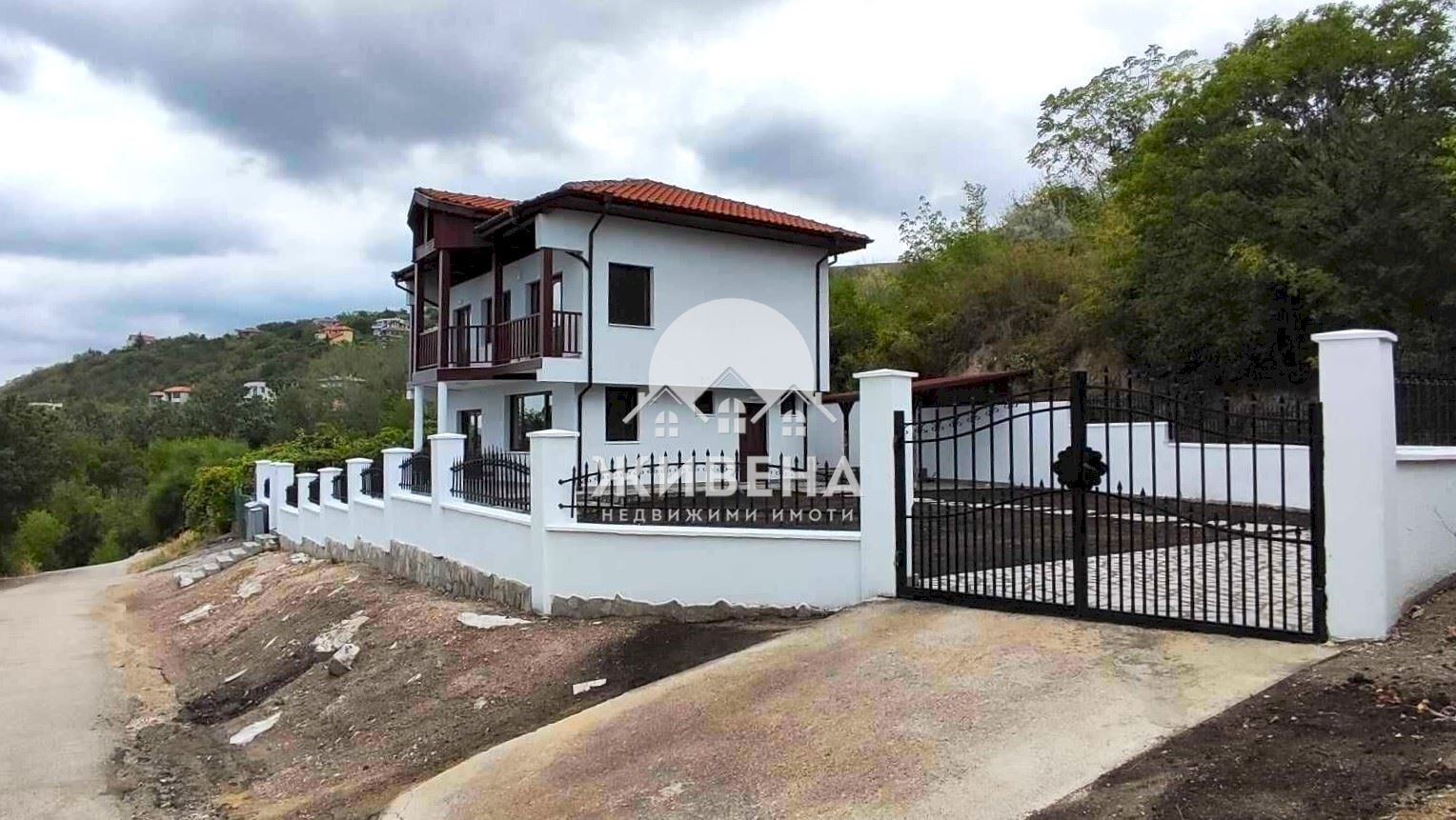 Independent house Balchik - photo 1
