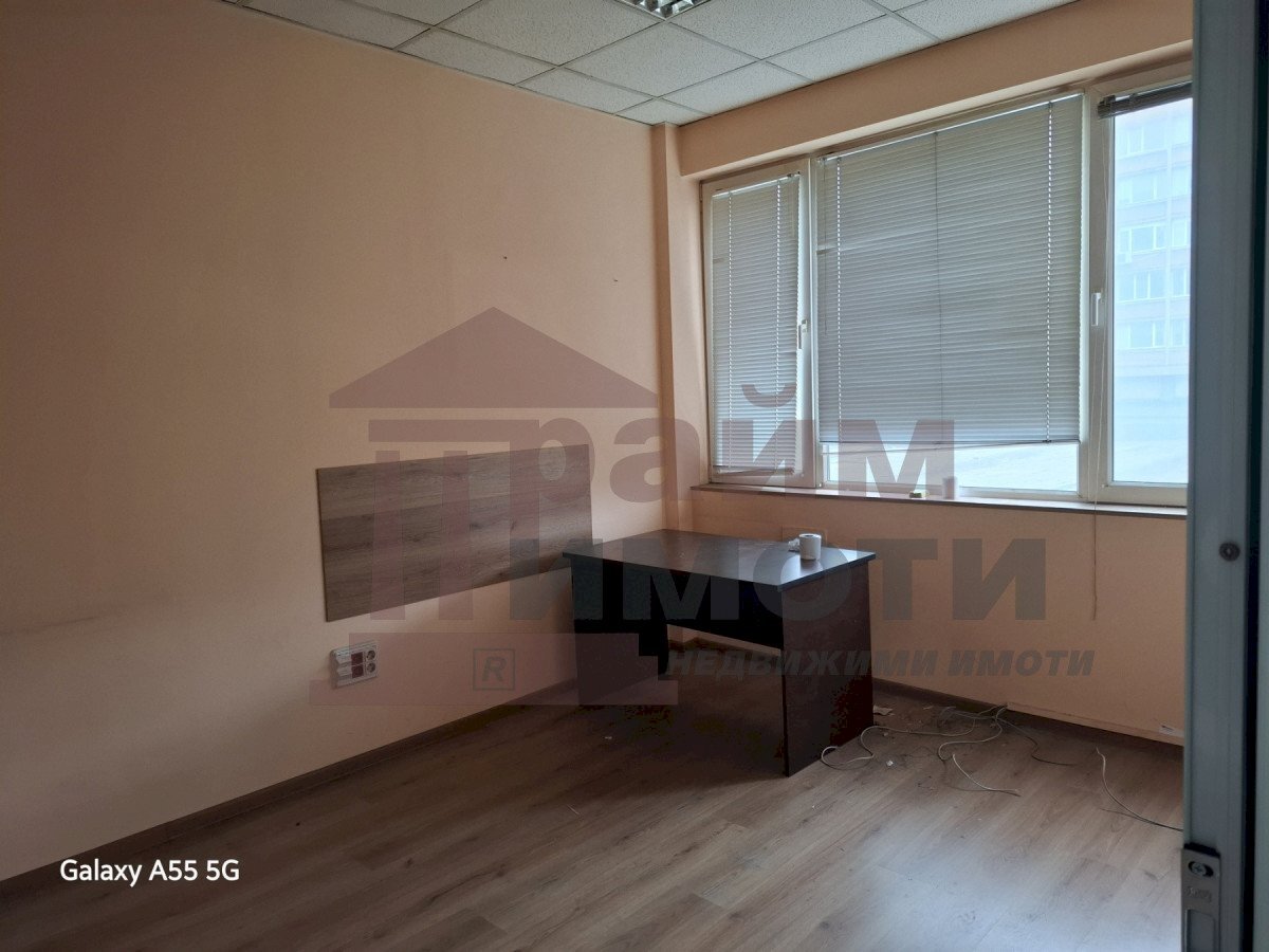 Office Sofia (neighborhood Гео Милев) - photo 1