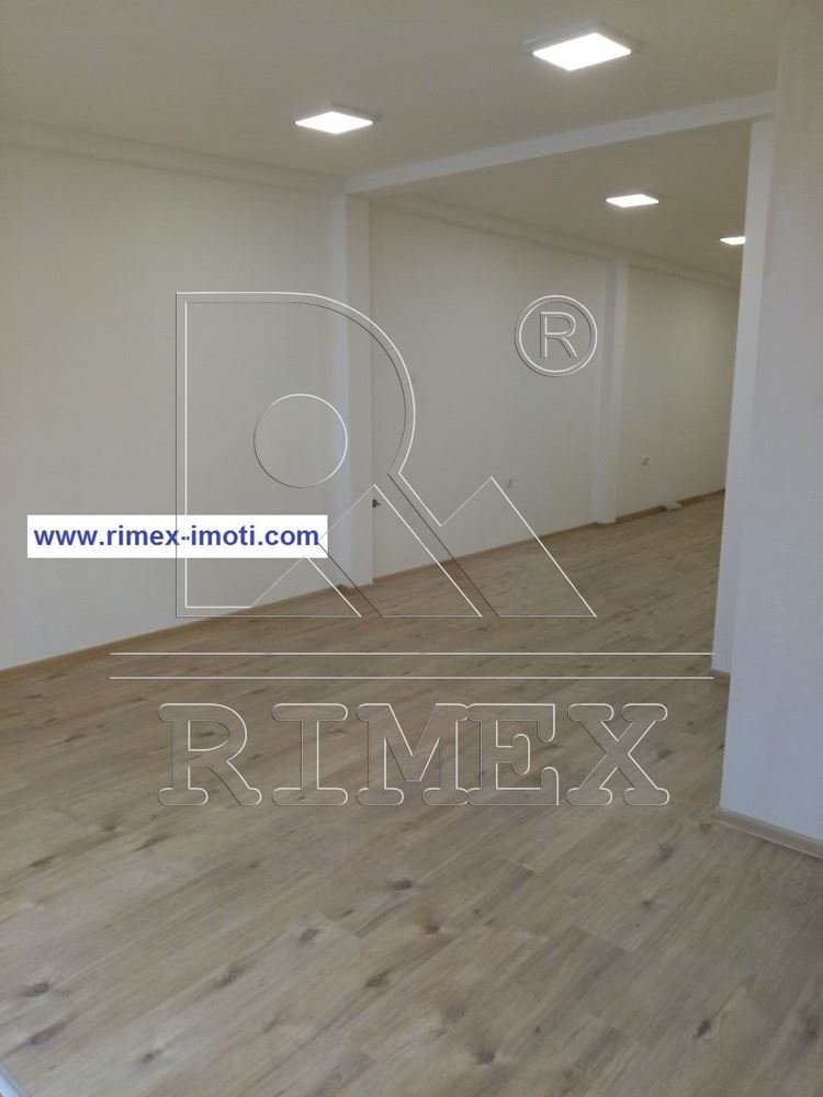 Shop Plovdiv (neighborhood Център) - photo 1