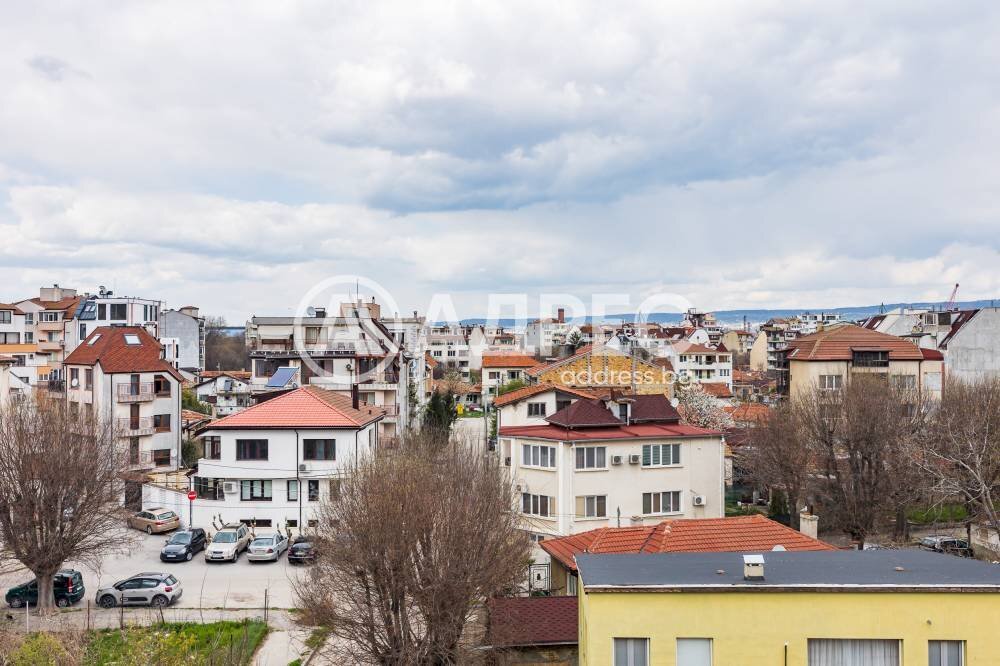 Тристаен Varna city, Варна - етажен план 1