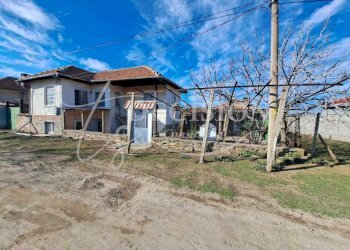 Independent house Lyaskovets - photo 1