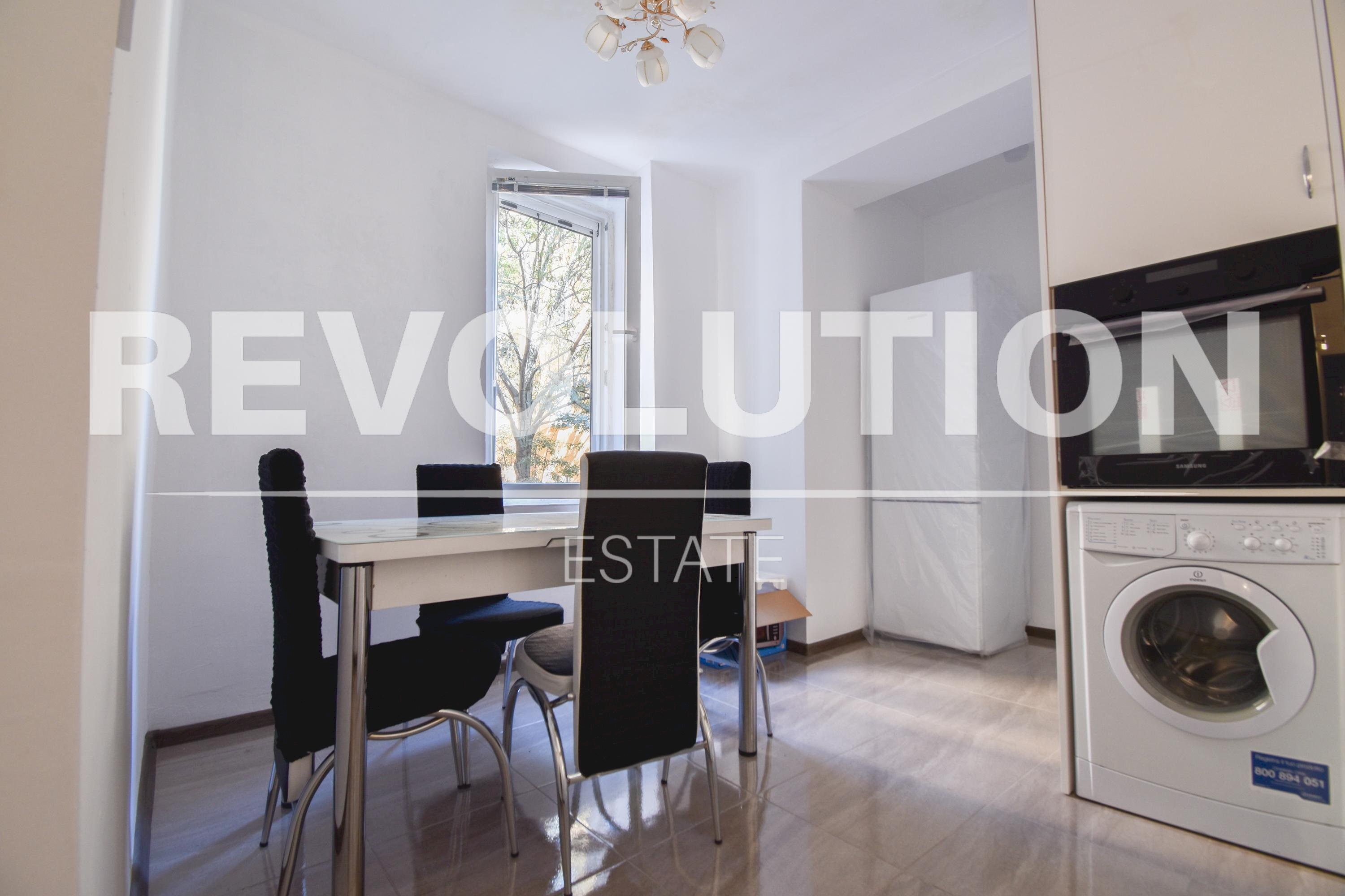 Three-room apartment Sofia (neighborhood Зона Б-5-3) - photo 1