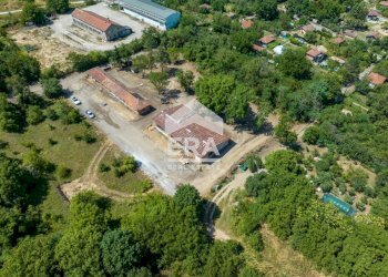 Търговски обекти Писанец, Русе - фото 1