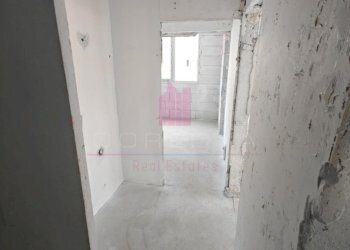 Тристаен Русе (квартал Родина 1) - фото 1