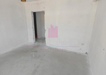 Trilocale Ruse (zona Родина 1) - foto 9