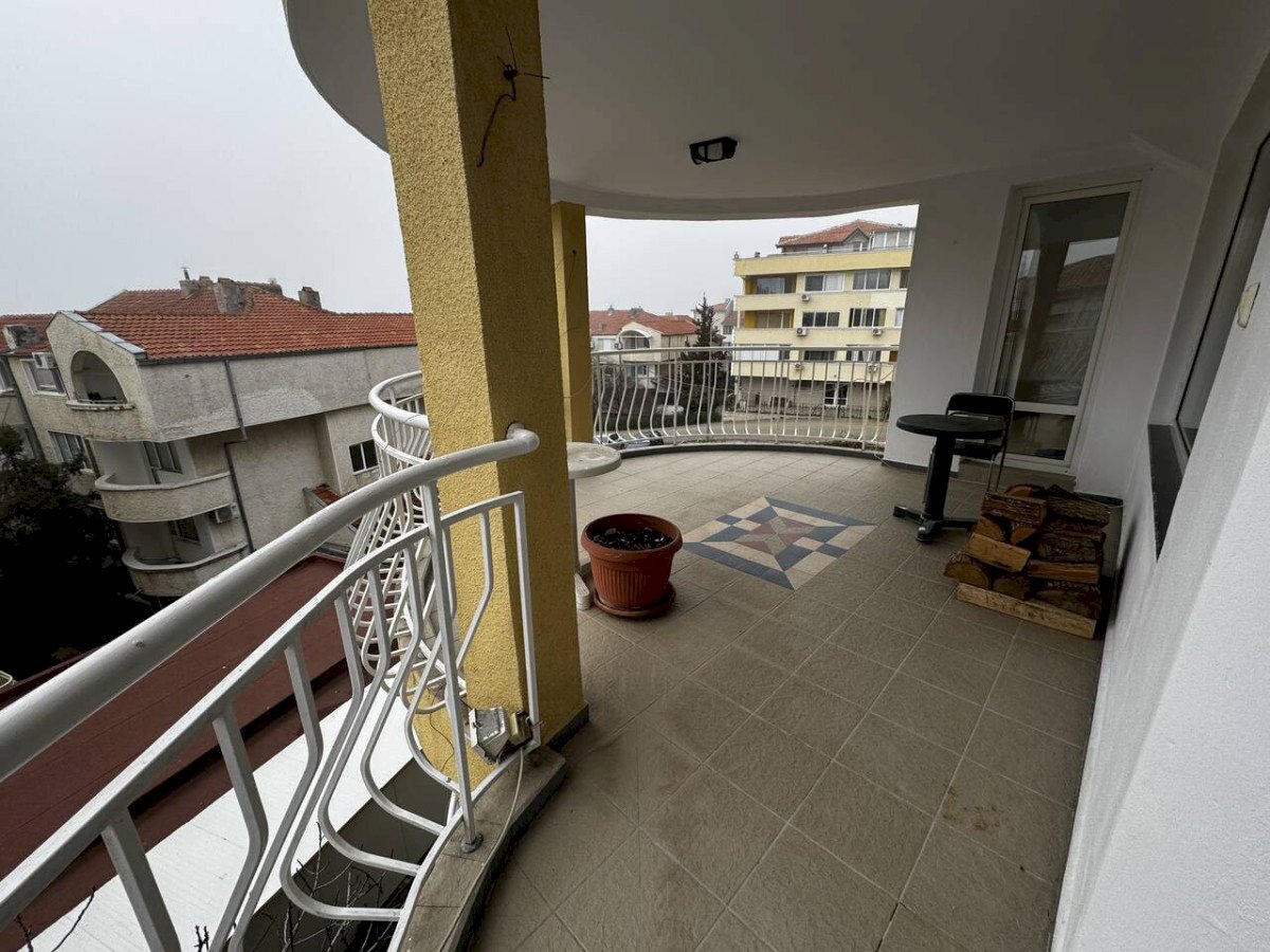 Three-room apartment гр. Свети Влас, Nesebar - photo 1