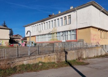 Търговски обекти с. Велковци, Брезник - фото 2